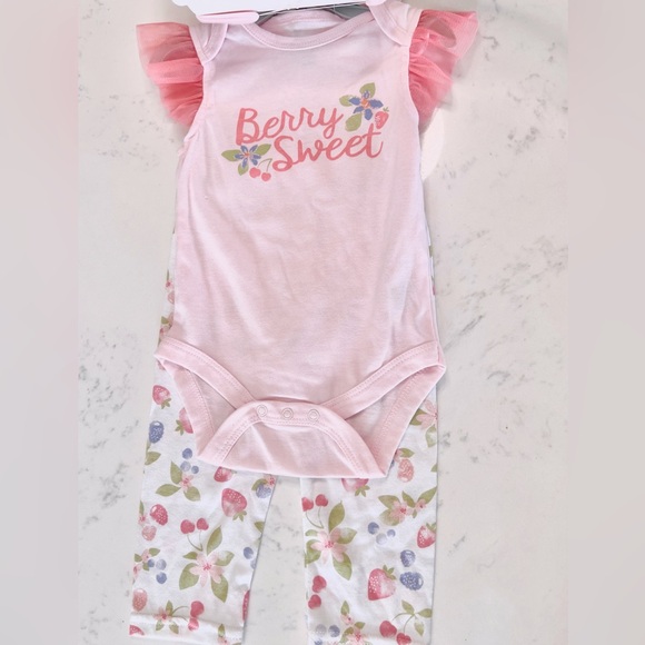 Kyle & Deena new york Baby Girl 4pc set, Berry Sweet, 6-9 mo, pink & berries - Picture 2 of 4
